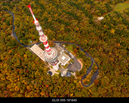 TV tower in Pecs city. Mecsek hills, Hungary-stock-foto