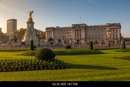 Buckingham palace in morning-stock-foto