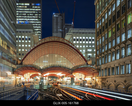 Canary wharf cityscape with tube station. Canary wharf is the business districet in London City UK.-stock-foto