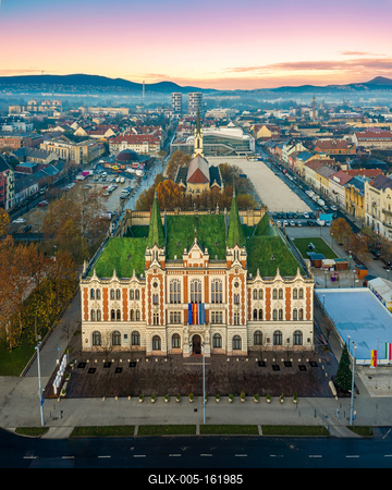 Fantastic high quality photos about center of Ujpest with City hall and Queen of Heaven church.-stock-foto