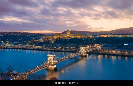 Sunset cityscape from Budapest with Danube river-stock-foto