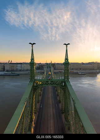 Europe Hungary Budapest Liberty bridge-stock-foto