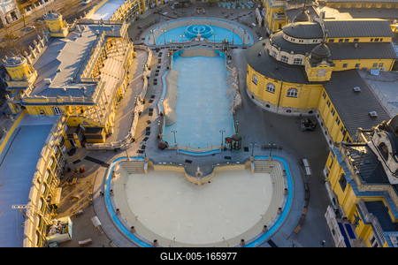 Europe Hungary Budapest Szehenyi thermal bath Closed. Empty. Covid19 tilting up. quarantine.-stock-foto