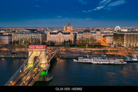 Europe Hungary Budapest Decorated Szechenyi Chain bridge-stock-foto