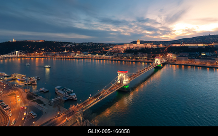 Europe Hungary Budapest Decorated Szechenyi Chain bridge-stock-foto