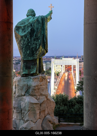 Hungary Budapest. Saint Gellert bishop monument-stock-foto