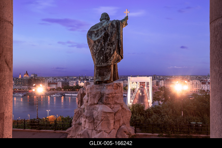 Hungary Budapest. Saint Gellert bishop monument-stock-foto