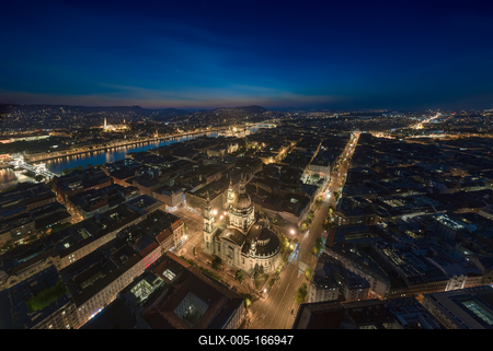 Amazing aerial cityscape about Budapest with drone-stock-foto