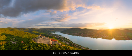 Amazing aerial landscapes about the Visegrad Castle in Hungary-stock-foto
