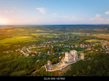 Csesznek castle ruins in Bakony Mountain Hungary.-stock-foto