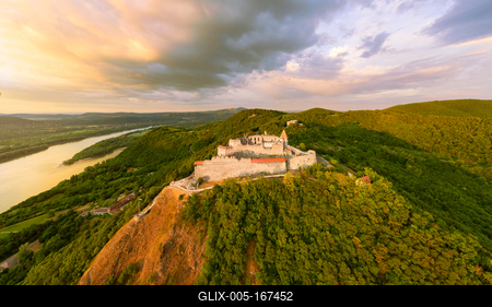 Amazing aerial landscapes about the Visegrad Castle in Hungary-stock-foto