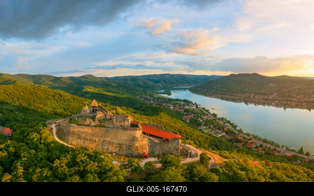 Amazing aerial landscapes about the Visegrad Castle in Hungary-stock-foto