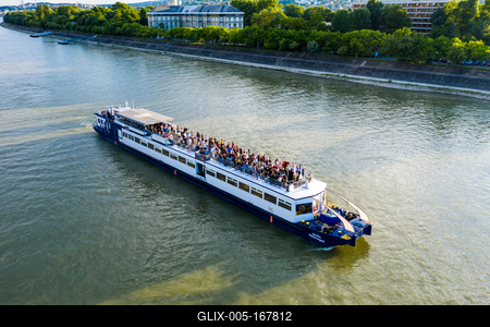 Party boat on Danube river in Budapest-stock-foto