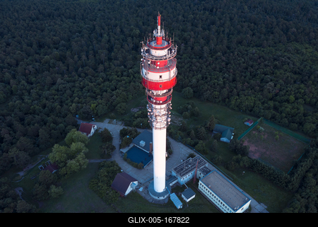 Big radio tower in top of Budapest-stock-foto