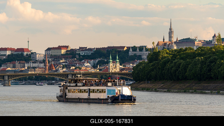 Party boat on Danube river in Budapest-stock-foto