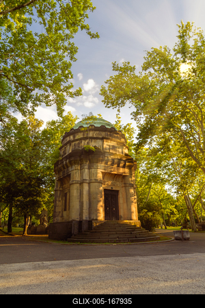 Cementery in Fiumei road-stock-foto