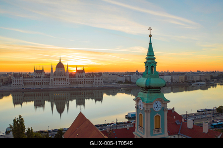 Amazing unuique aerial photo about the Hungarian Parliament building-stock-foto