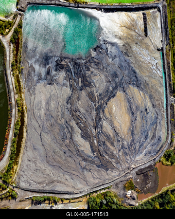 the site of the red mud disaster 10 years later-stock-foto