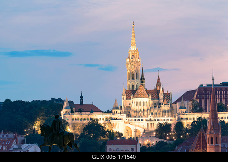 Fishermans Bastioon and Matthias church in Budapest Hungary-stock-foto