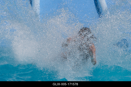 Waterslide splashing-stock-foto