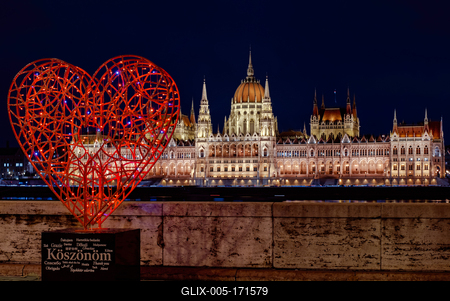 Thankful heart installation in Budapest-stock-foto