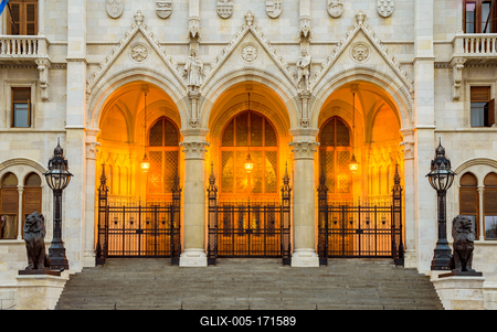 Hungarian Parliament Building in Budapest-stock-foto