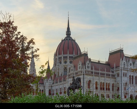 Hungarian Parliament Building in Budapest-stock-foto