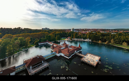 Lake Heviz natural warm water thermal bath in Hungary-stock-foto