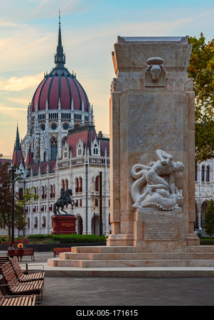 Hungarian Parliament Building in Budapest-stock-foto