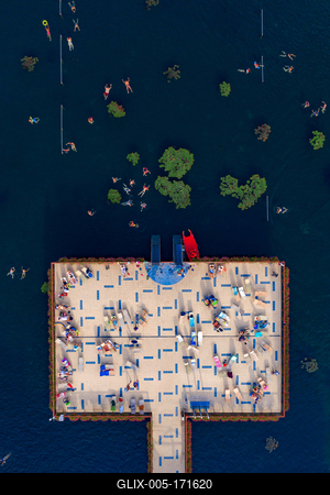 Lake Heviz natural warm water thermal bath in Hungary-stock-foto