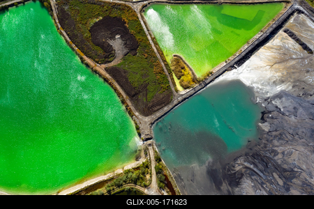 the site of the red mud disaster 10 years later-stock-foto