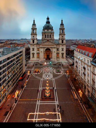 Saint Stephen square and Basilica 2020-stock-foto