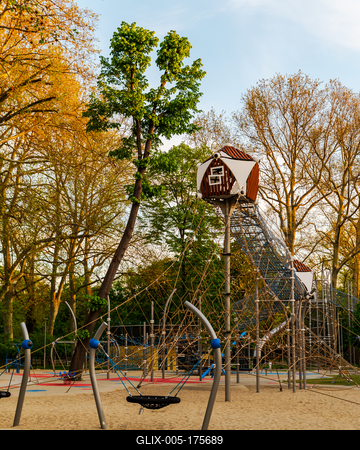 Budapest City park big playground-stock-foto