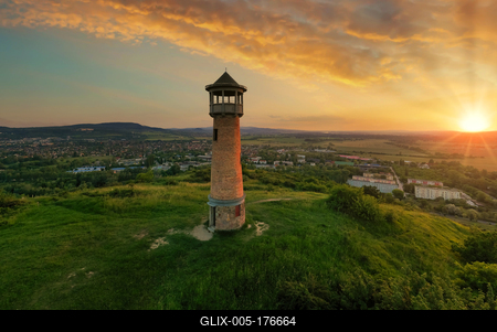 Strazsa hill lookout tower in Hungary-stock-foto