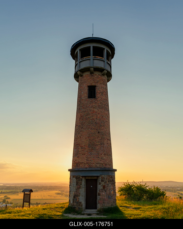 Strazsa hill lookout tower in Hungary-stock-foto