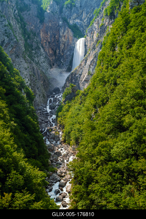 Boka waterfall in Triglav National park Slovenia-stock-foto