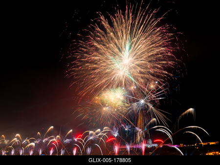 Giant firework in Budapest-stock-foto