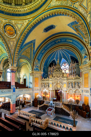 Inside of the new synagogue in Szeged Hungary-stock-foto