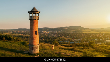 Strazsa hill lookout tower in Hungary-stock-foto