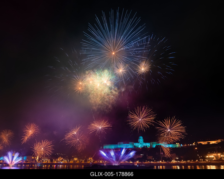 Giant firework in Budapest-stock-foto