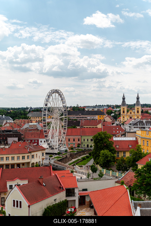Part of Eger citty with Ferris wheel-stock-foto