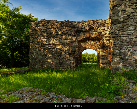 Temple ruins from Arpad Age in Hungary-stock-foto
