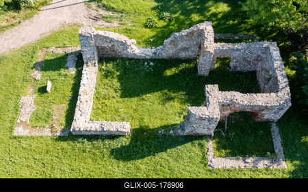 Temple ruins from Arpad Age in Hungary-stock-foto