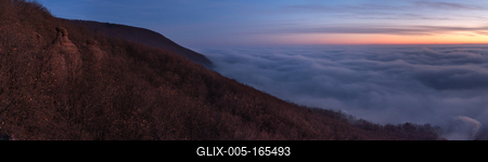Foggy sunset on the mountain.-stock-foto