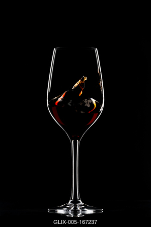 Red wine in glass-stock-foto