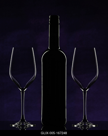 Red wine bottle and glasses-stock-foto