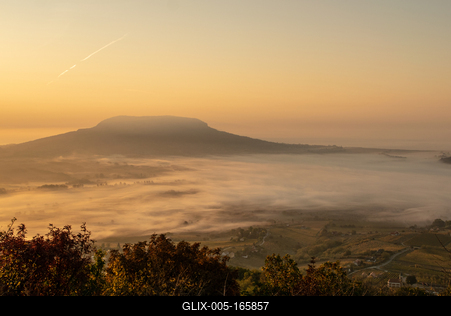 Napkelte a Balatonnál-stock-foto