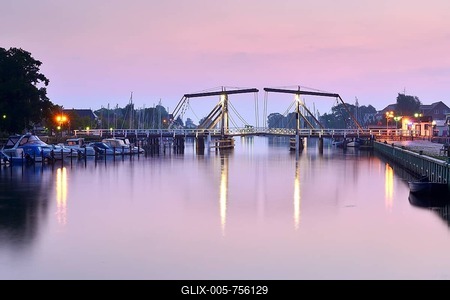The Wieck Bridge in the port of Wieck, morning atmosphere, bascule Bridge over the River Ryck, Greifswald, Mecklenburg-Western Pomerania, Germany-stock-foto