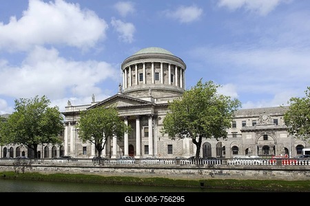 Four Courts high court on the Liffey river, Dublin, Republic of Ireland, Europe-stock-foto