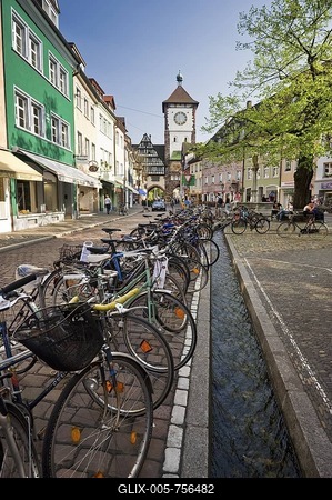 Schwabentor, Swabian gate, and Baechle, water-filled runnels, Freiburg im Breisgau, Baden-Wuerttemberg, Germany, Euorpe-stock-foto